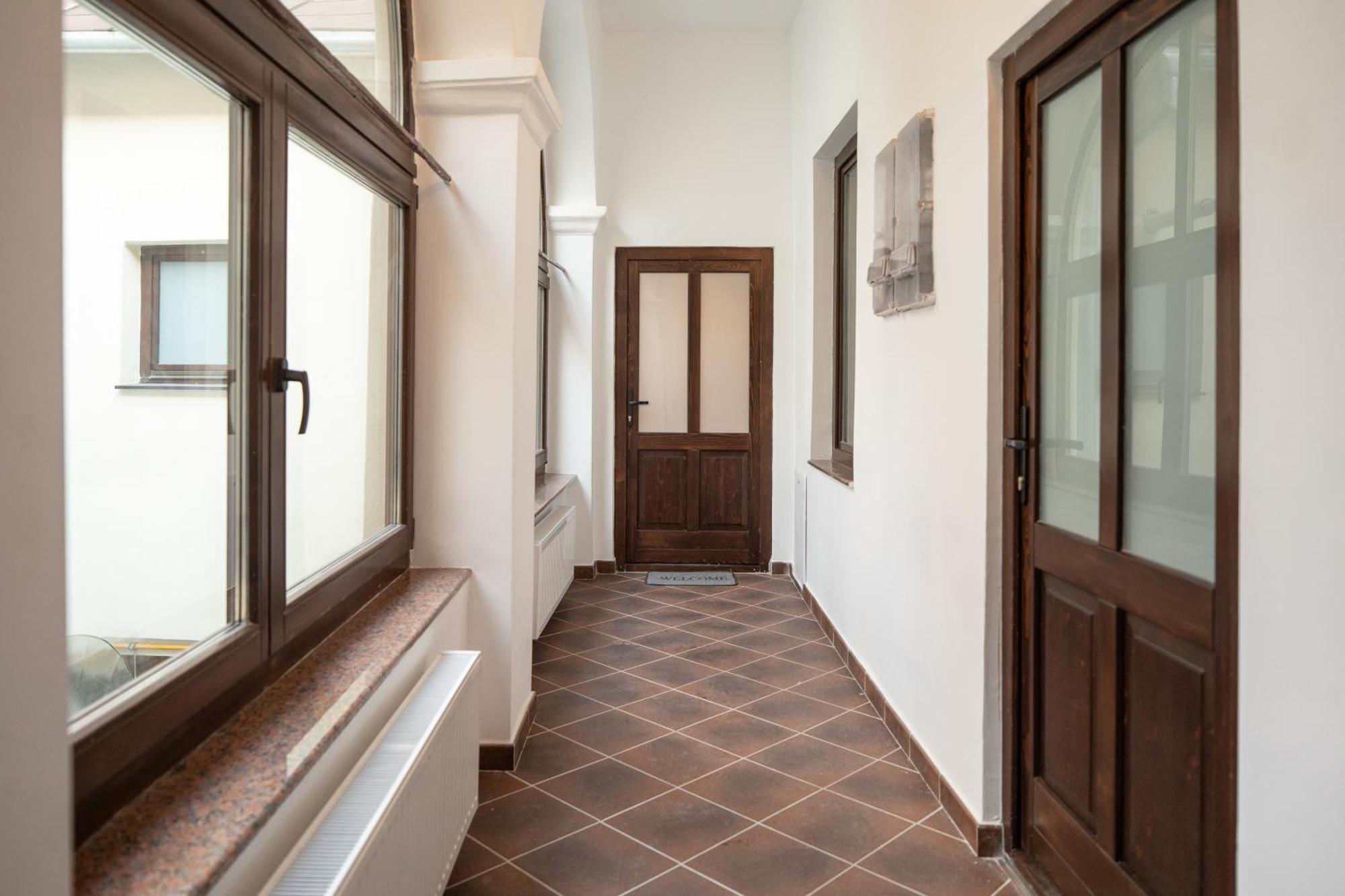 Hirscher Apartments บราชอฟ ภายนอก รูปภาพ