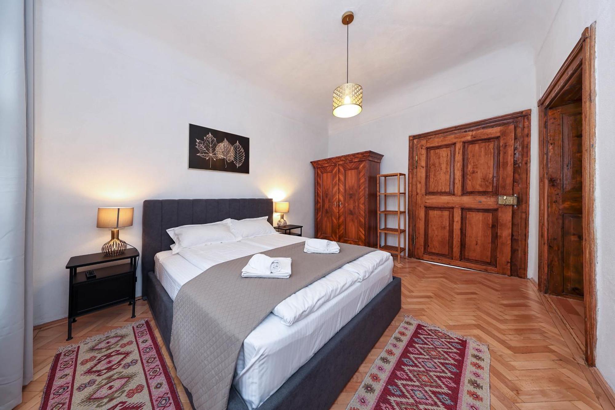 Hirscher Apartments บราชอฟ ภายนอก รูปภาพ