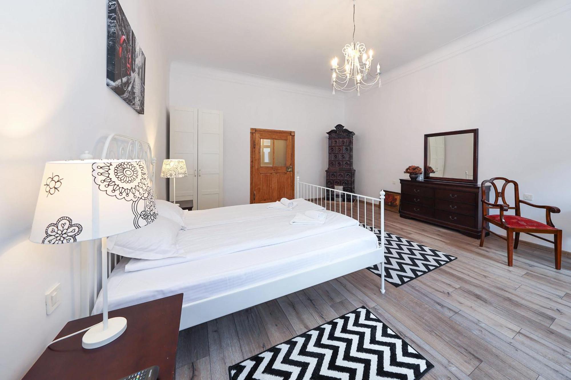 Hirscher Apartments บราชอฟ ภายนอก รูปภาพ