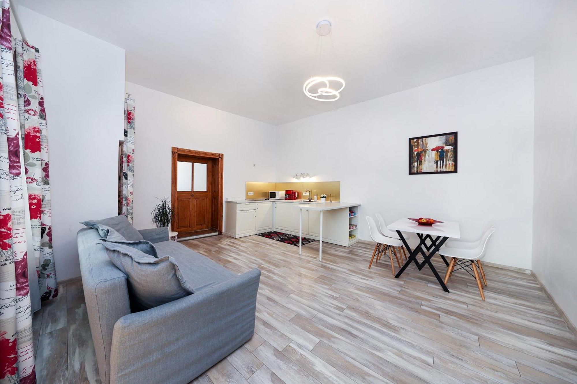 Hirscher Apartments บราชอฟ ภายนอก รูปภาพ