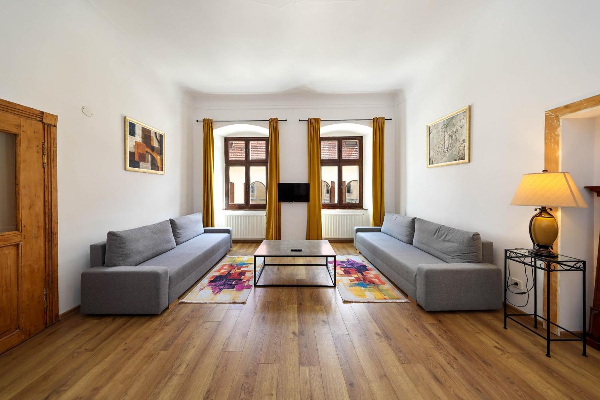 Hirscher Apartments บราชอฟ ภายนอก รูปภาพ