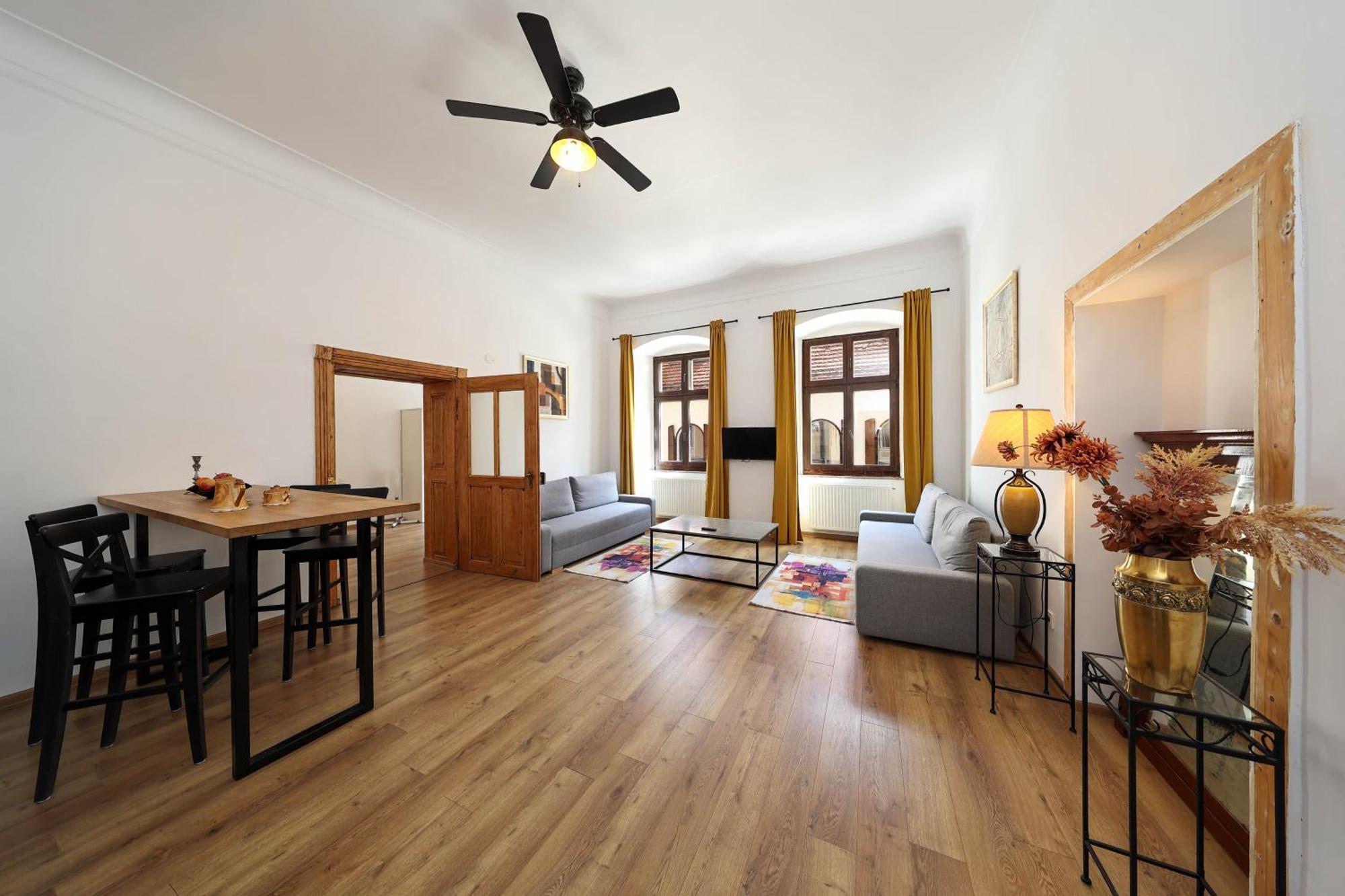Hirscher Apartments บราชอฟ ภายนอก รูปภาพ