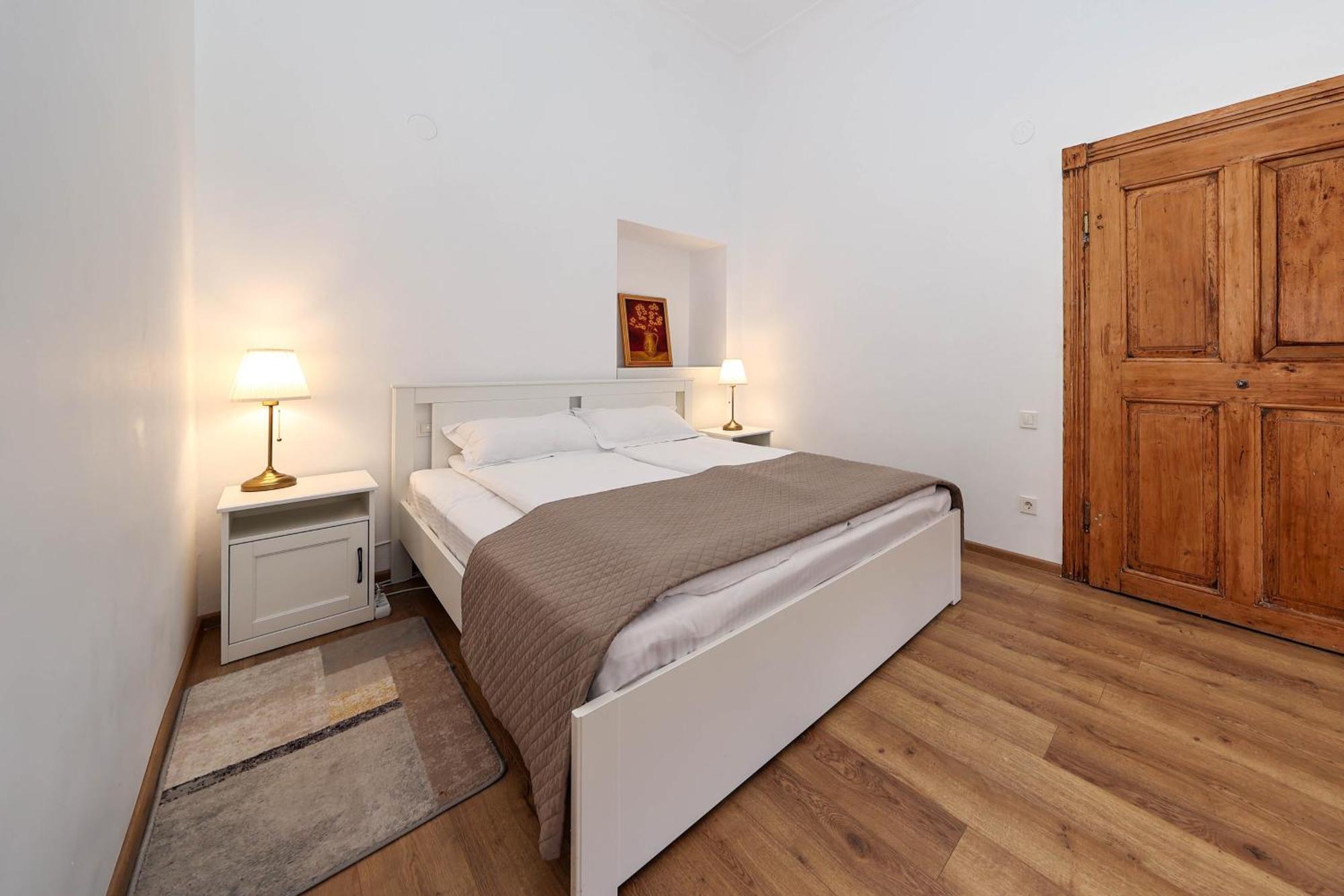 Hirscher Apartments บราชอฟ ภายนอก รูปภาพ